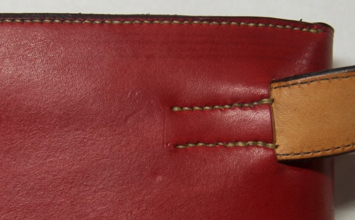 red_simple_bag_detail